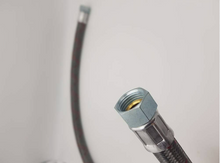 Lade das Bild in den Galerie-Viewer, Panzerschlauch in 1/2 zoll mit Überwurfmutter Innen Ø 16 mm